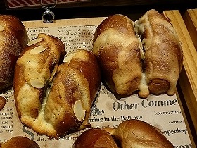 クッキーあんぱん ¥150