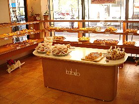 パンのカブト新潟駅CoColo万代店 店内
