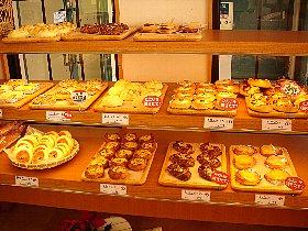 パンのカブト新潟駅CoColo万代店 店内